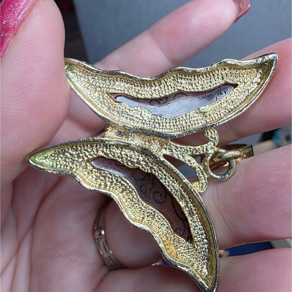 Vintage Large Gold Tone Butterfly Pendant Rhinestone Textured Statement 452 - Picture 8 of 9